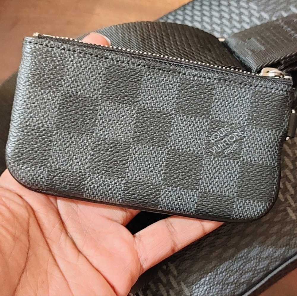 Louis Vuitton Men's Black Damier Graphite Canvas Crossbody Bag - Picture 9 of 16